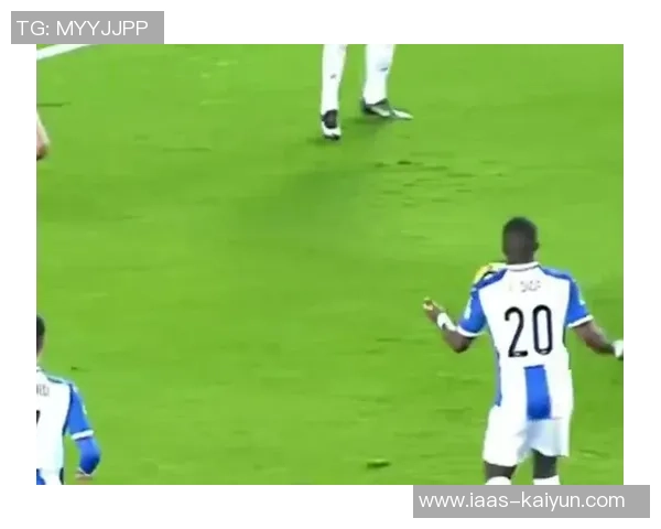 足球球星独特招牌动作解析与背后故事揭秘